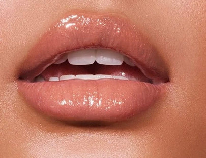 Vegan Lip Gloss in shade "Rum"